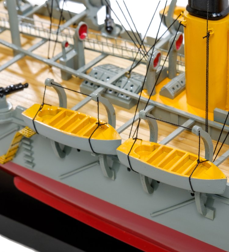 Модель корабля крейсер Варягъ, фотография шлюпки