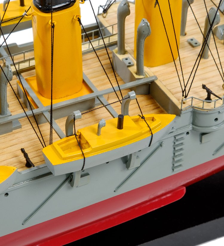 Модель корабля крейсер Варягъ, фотография шлюпки