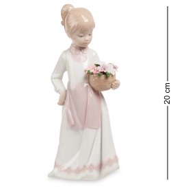 Фарфоровая статуэтка Девочка с цветами в корзине