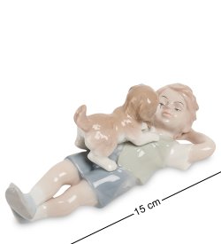 Статуэтка из фарфора Мальчик с маленьким щенком