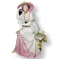 Статуэтка из фарфора Дама на скамейке