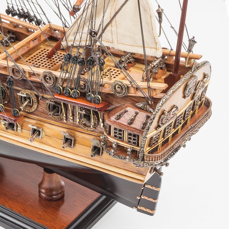 Модель корабля Гото Предестинация 60 см, черное дно