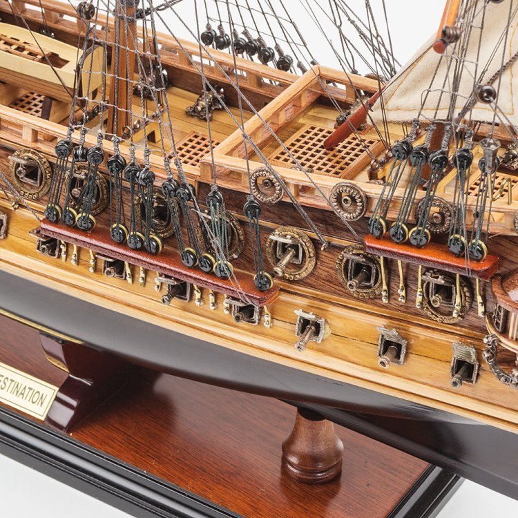 Модель корабля Гото Предестинация 60 см, черное дно