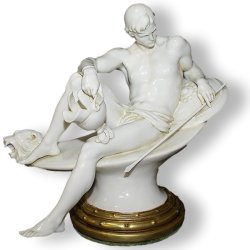 Статуэтка из фарфора Война