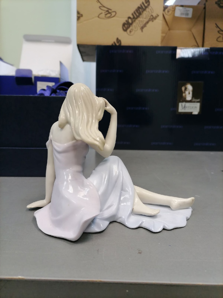 Статуэтка из фарфора Девушка Мечта Pavone JP-22/30, фото со склада оборотная сторона