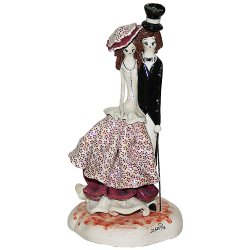 Фарфоровая статуэтка Мальчик и девочка