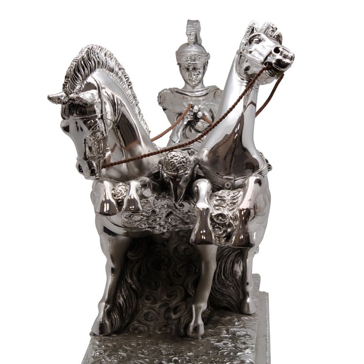 Статуэтка Колесница