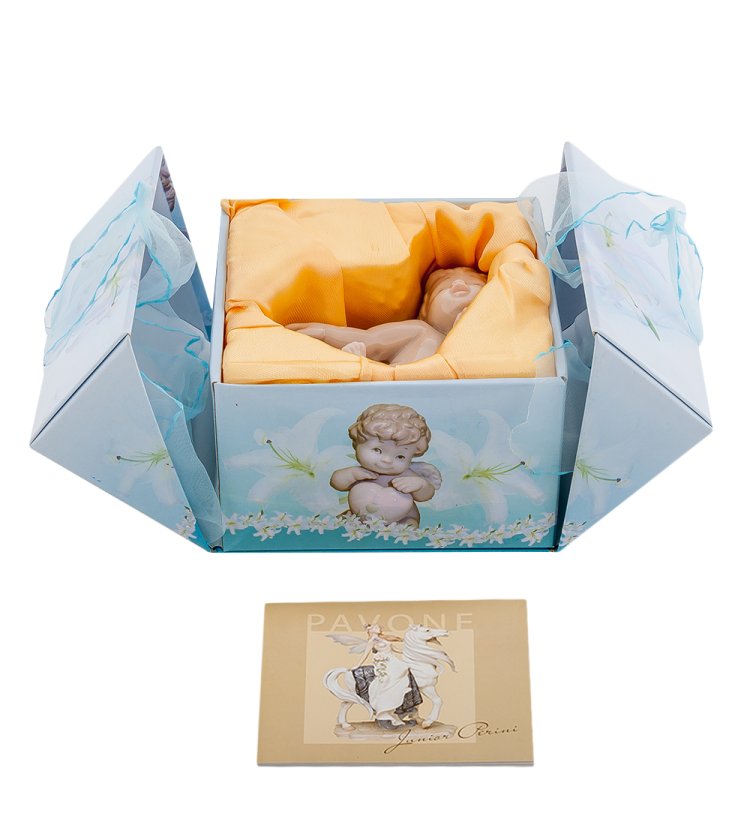 Статуэтка из фарфора Маленький мальчик Ангелочек Pavone JP-33/ 1, фотография в упаковке