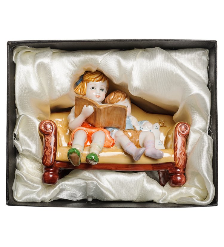 Статуэтка из фарфора Интересная книга Valerio Sole VS-326, фотография в упаковке