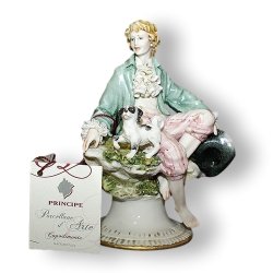 Статуэтка из фарфора Джентельмен