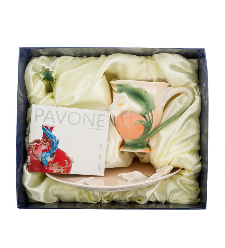 Кофейная пара из фарфора с ложечкой Лилия Pavone FM-01/11, фотография в упаковке