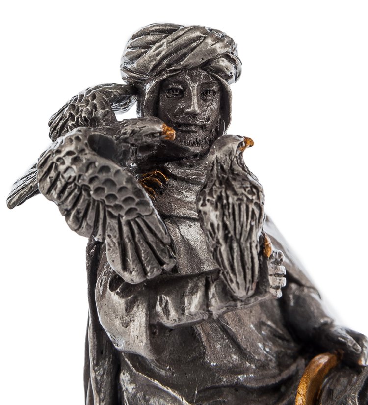 Статуэтка Охотник воин с соколом Veronese WS-824, вид профиль