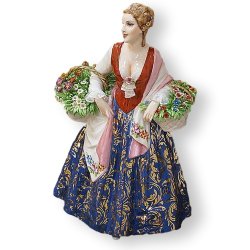 Фарфоровая статуэтка Дама с корзинками цветов