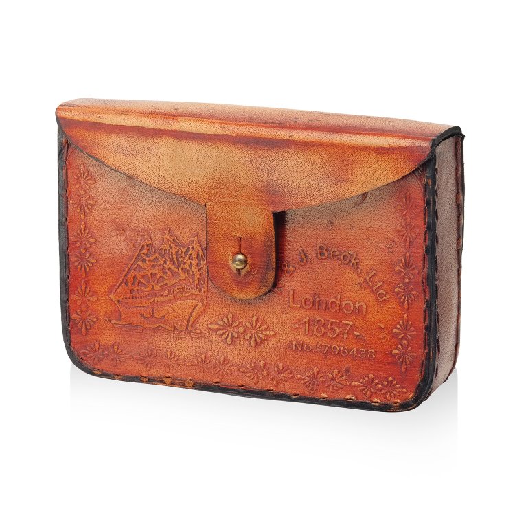 Бинокль маленький в кожаном чехле