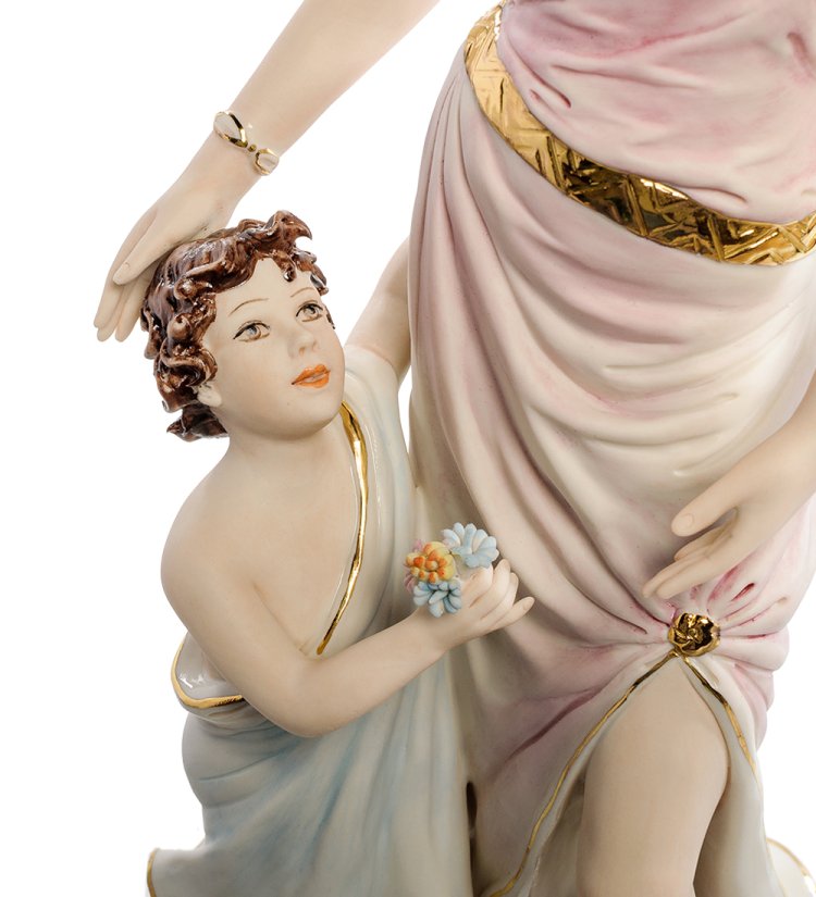 Статуэтка Мать и ребенок с цветками Sabadin Vittorio SV- 104, фотография ребенка