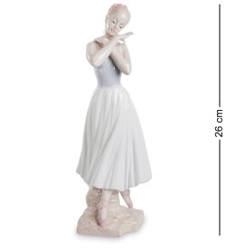 Статуэтка из фарфора Балерина руки на груди