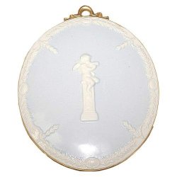 Маленький барельеф из фарфора Ангел