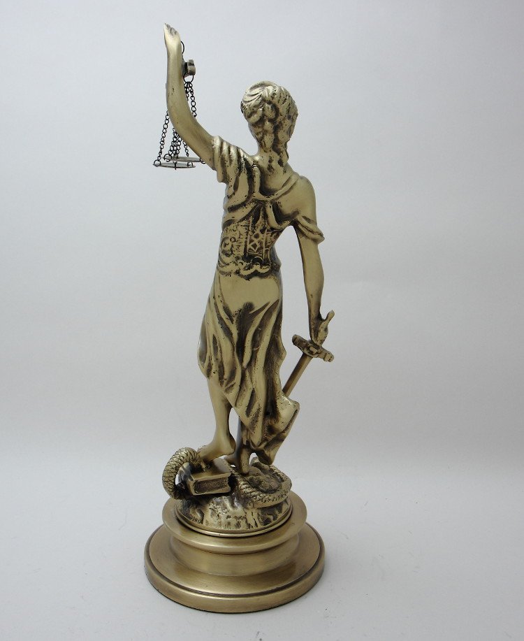 Статуэтка из бронзы Фемида Bello De Bronze BP-18029-A, оборотная сторона