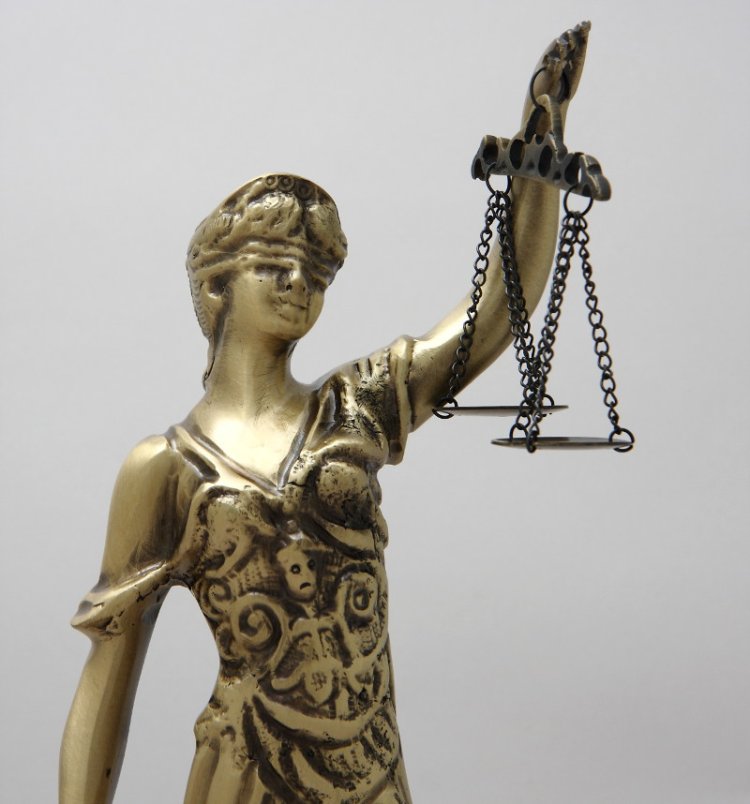 Статуэтка из бронзы Фемида Bello De Bronze BP-18029-A, портретный вид