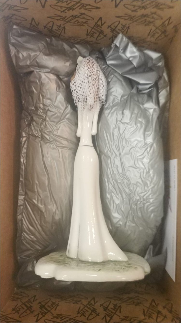 Статуэтка из фарфора Невеста, фото со склада оборотный вид
