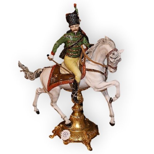 Фарфоровая статуэтка Гусар на белом коне
