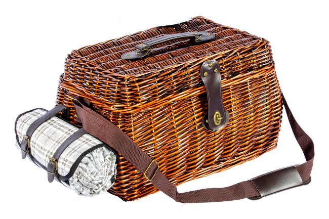 Набор для пикника с посудой на 4 персоны и пледом, фотография в упаковке