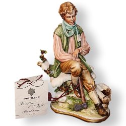 Статуэтка из фарфора Зима