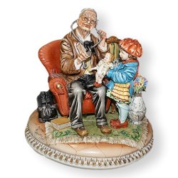 Статуэтка из фарфора Кукольный доктор