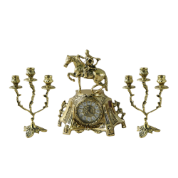 Бронзовые каминные часы с канделябрами Охотник