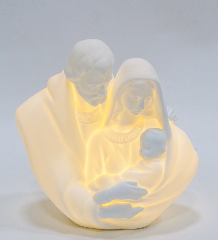 Статуэтка из фарфора с подсветкой Рождество Христово Pavone JP-186/17, фотография подсветки