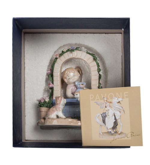 Статуэтка из фарфора Первая мечта Pavone JP-42/14, упаковочный вид