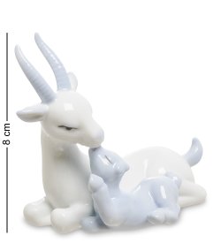 Статуэтка из фарфора Коза с маленьким козленком с синими рожками