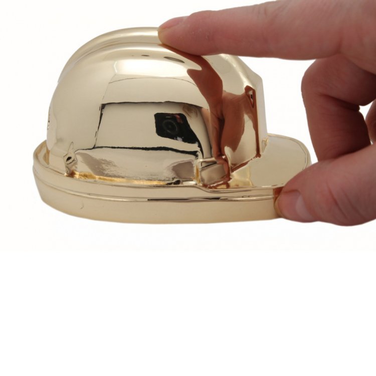 Статуэтка Каска в миниатюре золотая