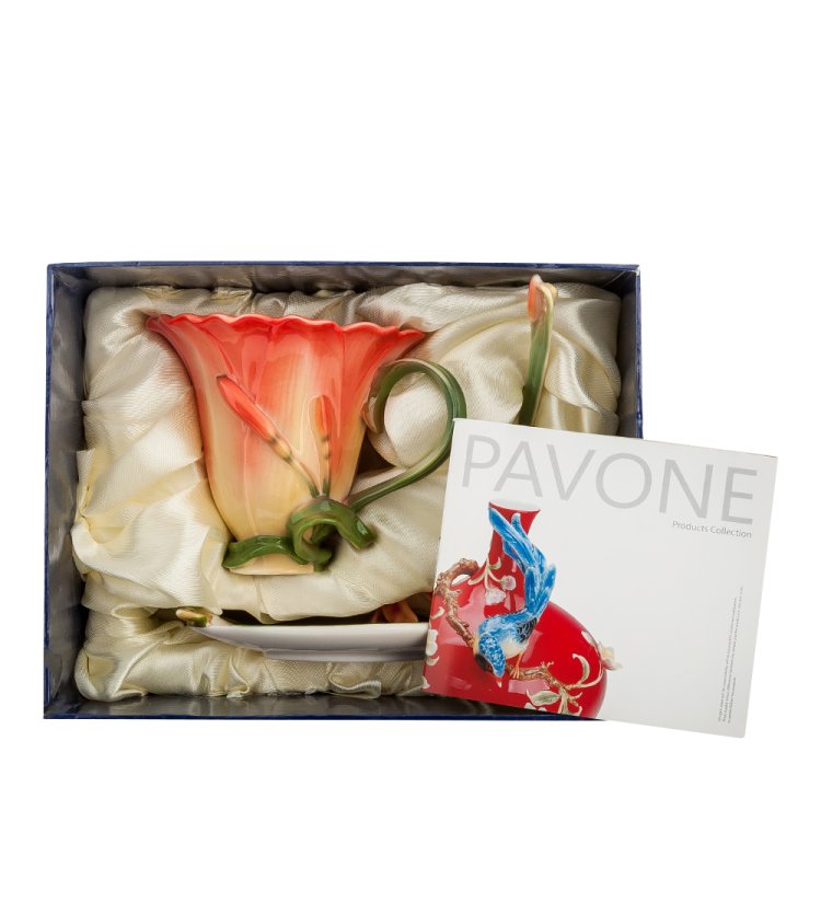 Кофейная пара из фарфора с ложечкой Лилия Pavone FM-01/16, фотография в упаковке
