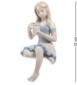 Фарфоровая Фигурка на полку Романтическая особа