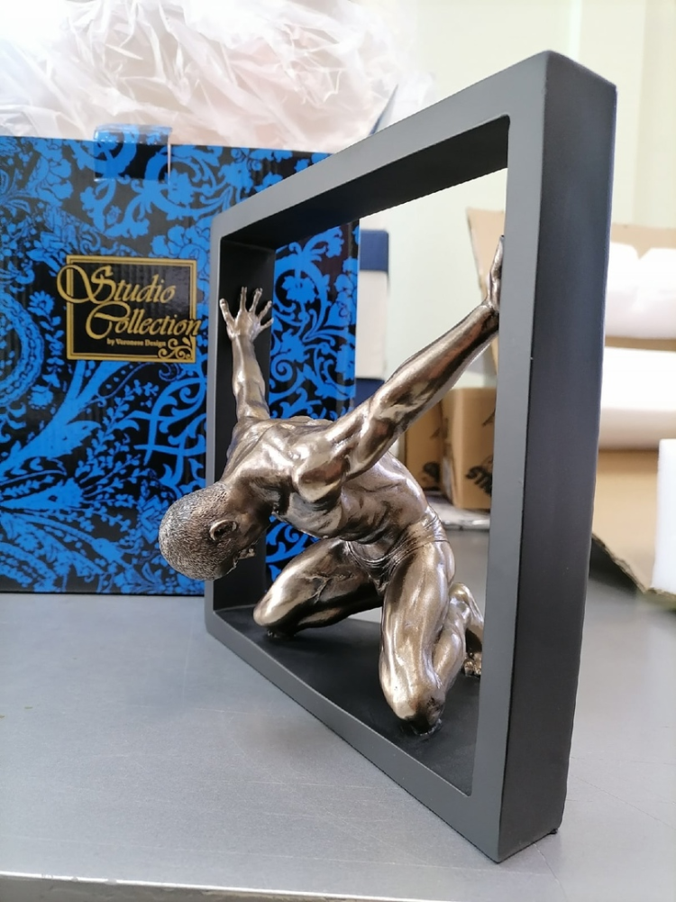 Статуэтка Атлет Veronese WS-147, фото со склада вид со стороны