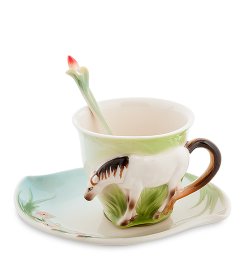 Чайная пара из фарфора с ложечкой Лошадь на поляне