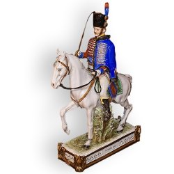 Статуэтка из фарфора Гусар на коне