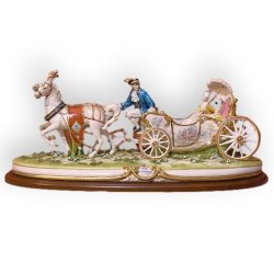 Статуэтка из фарфора Дама в карете