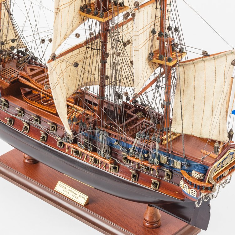 Модель корабля Трех Иерархов