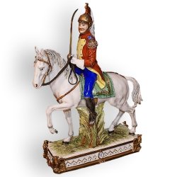 Статуэтка из фарфора Драгун на коне