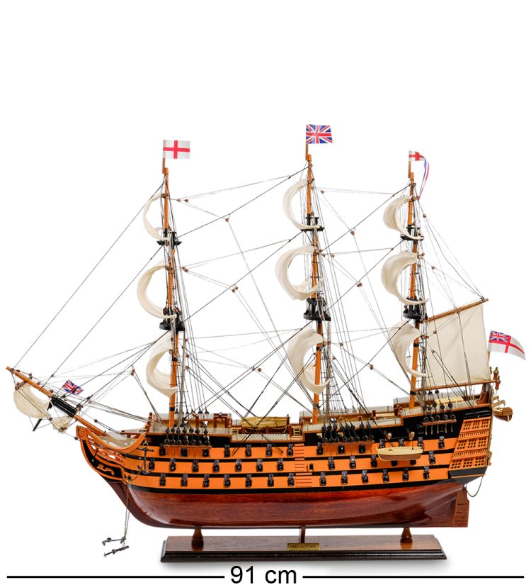 Модель британского линейного корабля HMS Victory 1668 г. фото с боку