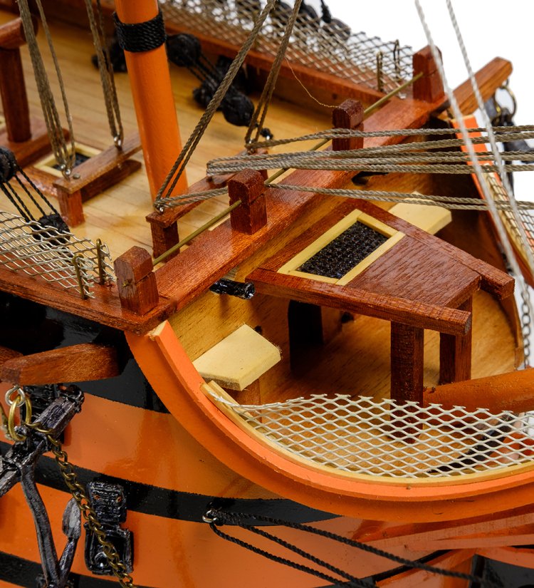 Модель британского линейного корабля HMS Victory 1668 г. фото палубы