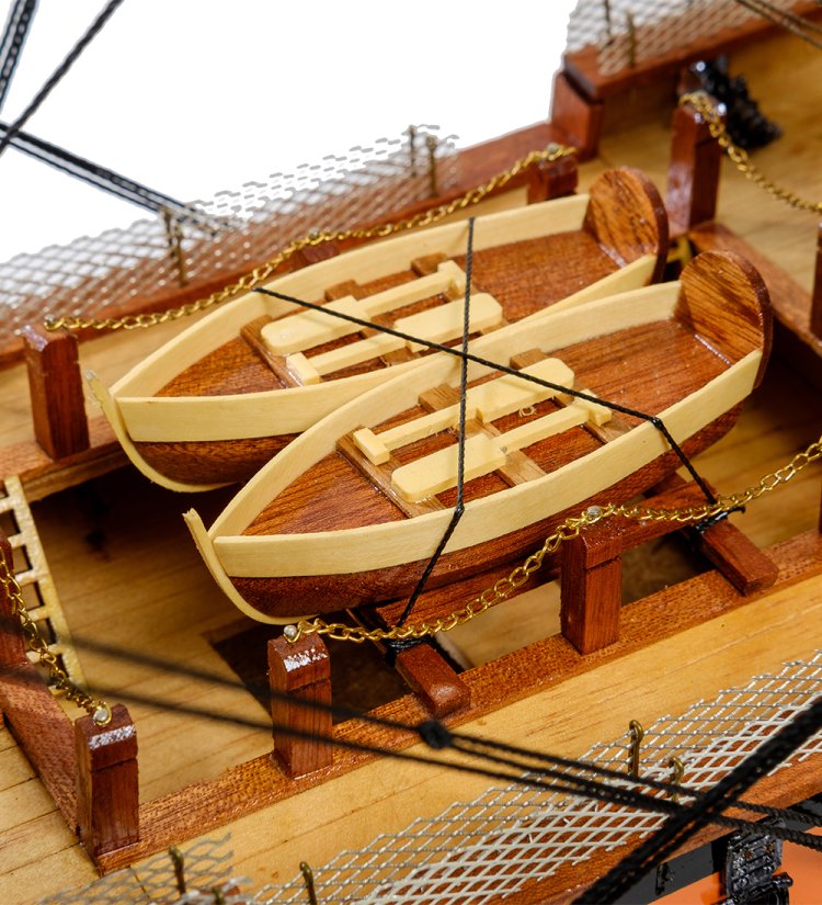 Модель британского линейного корабля HMS Victory 1668 г. фото шлюпок