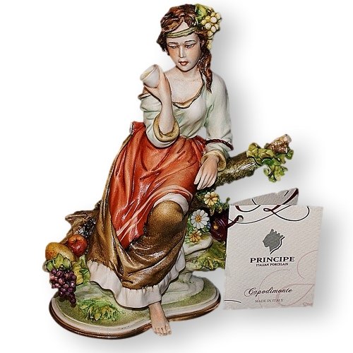 Статуэтка из фарфора Осень