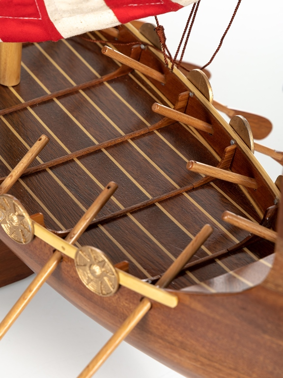 Модель корабля Викингов Драккар, увеличенный вид деталей