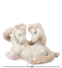 Статуэтка из фарфора Пара Лошадок Счастливы вместе