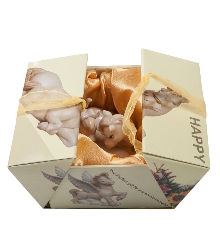 Статуэтка из фарфора Пара Лошадок Счастливы вместе Pavone JP-61/ 7, фотография в упаковке