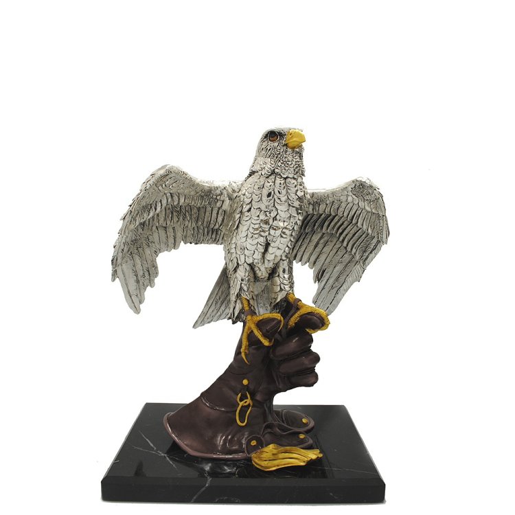 Статуэтка Орёл на перчатке