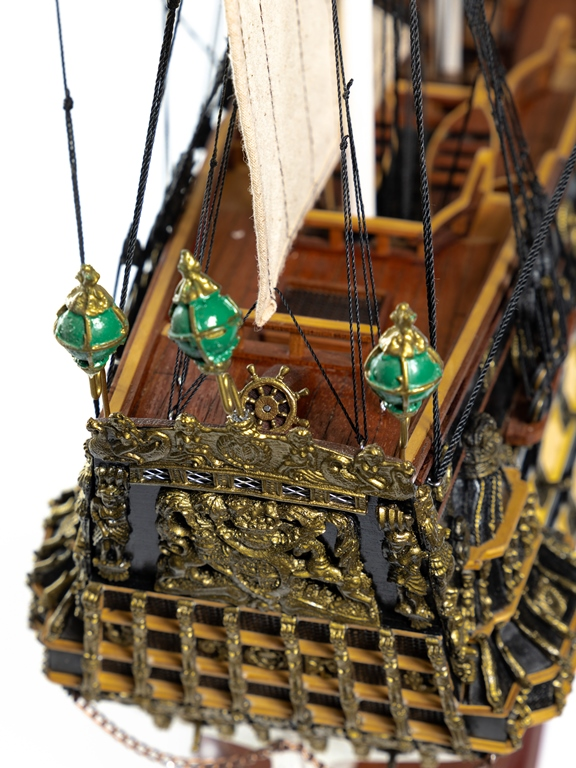 Модель парусного корабля HMS Prince HQ-102, увеличенный вид деталей